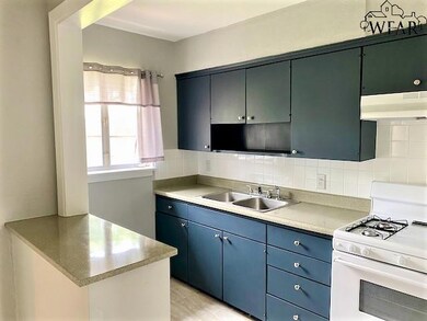 3701 Southmoor Ln unit . E6, Wichita Falls, TX 76302 - photo 3