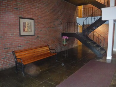 575 Broad St unit 315, East Weymouth, MA 02189 - photo 3