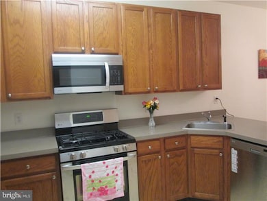 20 Faxon Dr, Trenton, NJ 08691 - photo 2