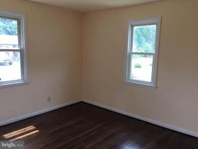 8111 Edgewater Rd, Clearwater Beach, MD 21226 - photo 3