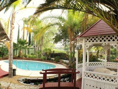 Tropical private pool/spa/view backyard paradise!