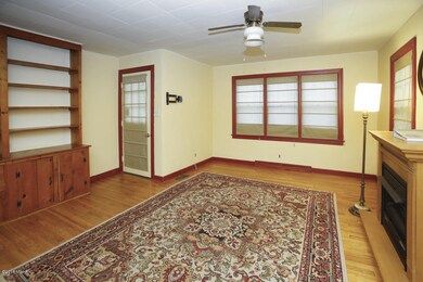 1811 c ave-105