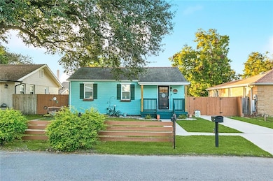 2304 Fenelon St, Chalmette, LA 70043 - photo 2