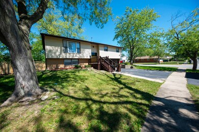 17102 Elm Dr, Hazel Crest, IL 60429 - photo 2