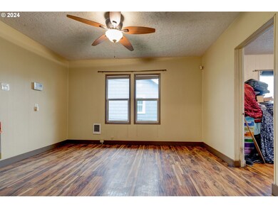 556 18th Ave, Longview, WA 98632 - photo 5