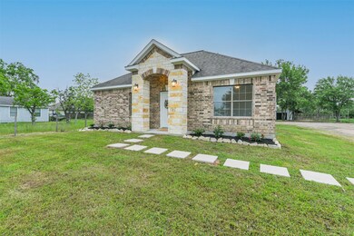 8433 W 1st St, Needville, TX 77461 - photo 2