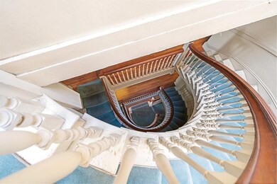 320 Tappan St, Brookline, MA 02445 - photo 4