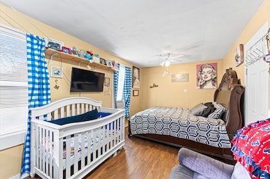 Picture of primary bedroom