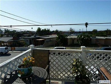 BALCONY MID 2