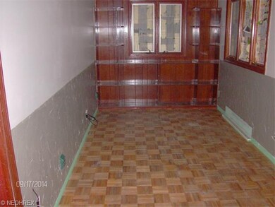 room at the end of the dining room