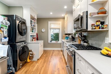 48 Francis St unit 2, Brookline, MA 02446 - photo 2