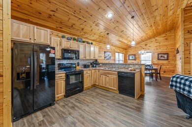 943 Mcmakin Way, Pigeon Forge, TN 37863 - photo 3