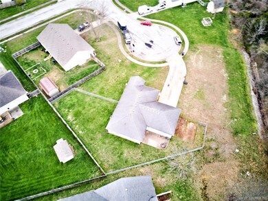 301 Larue Ct, Charlestown, IN 47111 - photo 3