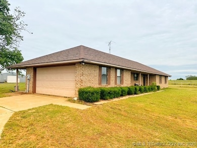 7532 E 130 Rd, Holdenville, OK 74848 - photo 2