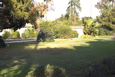 5812 E Midwick Ln, Fresno, CA 93727 - photo 5