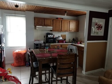 9 Mccabe St, South Dartmouth, MA 02748 - photo 4