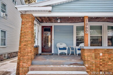 9-web-or-mls-1060-bates-st-se