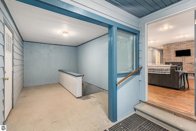 1875 W Division St, Cadillac, MI 49601 - photo 2