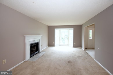 3404 Forsythia Ln, Burtonsville, MD 20866 - photo 6