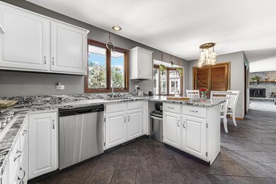 8776 Hanley Ln, Crown Point, IN 46307 - photo 3