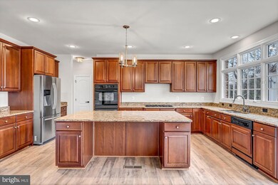 11133 Oakton Rd, Oakton, VA 22124 - photo 3