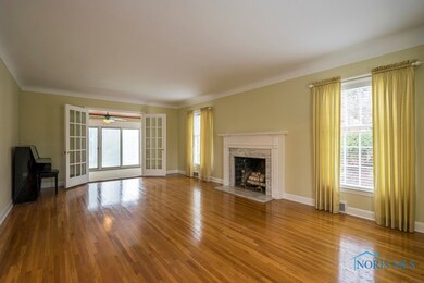 Living Room (into SunRoom)