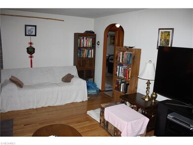 Notice the curved archways between rooms (on right