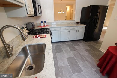 9957 Oakton Terrace Rd, Oakton, VA 22124 - photo 7