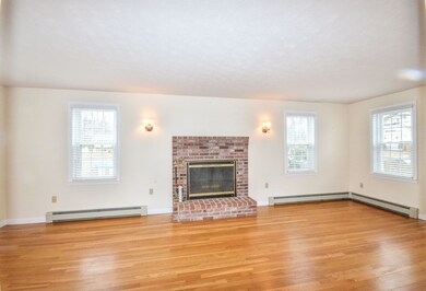 245 Hoyt St, Manchester, NH 03103 - photo 4