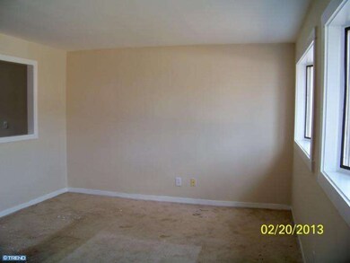 837 Bobwhite Ln, Secane, PA 19018 - photo 6