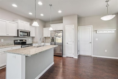 5867 Marble Cir, Johnston, IA 50131 - photo 5