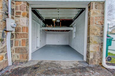 808 Hickory Ln, Easton, PA 18045 - photo 4