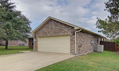 1842 Sandpiper Dr, Weatherford, TX 76088 - photo 3