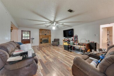 1216 S Mulberry St, Ennis, TX 75119 - photo 2