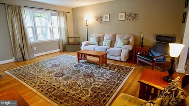 8119 Glen Gary Rd, Parkville, MD 21234 - photo 4