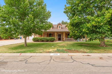 4 Front Exterior View 3
