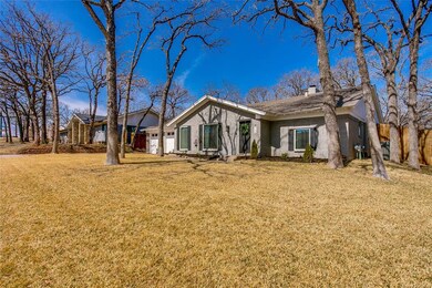 716 Thousand Oaks Dr, Hurst, TX 76054 - photo 2