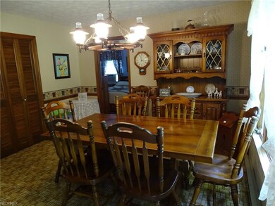 18x13 dining room