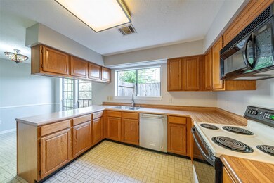 16039 Pinyon Creek Dr, Houston, TX 77095 - photo 6