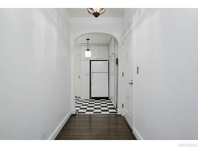 Foyer.