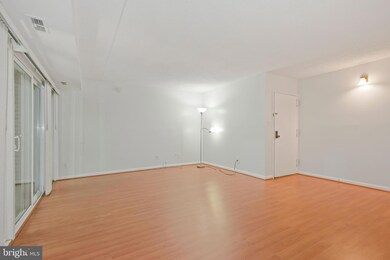 11802 Breton Ct unit 21B, Reston, VA 20191 - photo 3