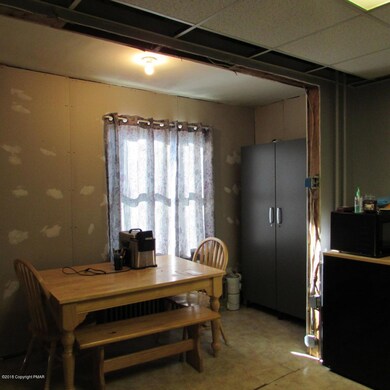 60 5th St, Coaldale, PA 18218 - photo 3