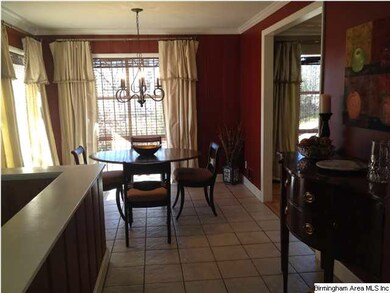 With all the windows, dining here feels al fresco.