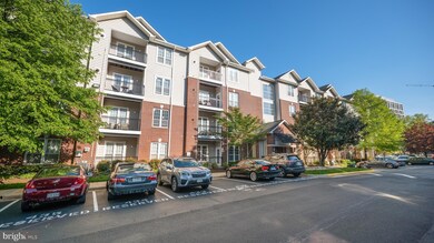 The Gates Of McLean unit 5313, McLean, VA 22102 - photo 2