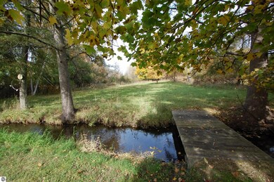 137 Fremont St, West Branch, MI 48661 - photo 2