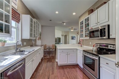 6049 Highwood Park Ln, Naples, FL 34110 - photo 3