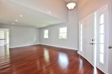 Entry & Living rm