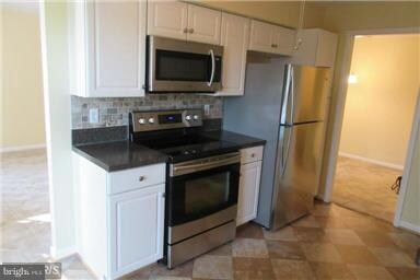 319 Chapel Ct unit 23, Walkersville, MD 21793 - photo 4