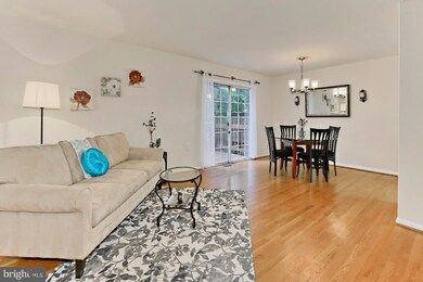 6127 Calico Pool Ln, Burke, VA 22015 - photo 4