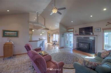 13811 Logez Ct SW, Olympia, WA 98512 - photo 3